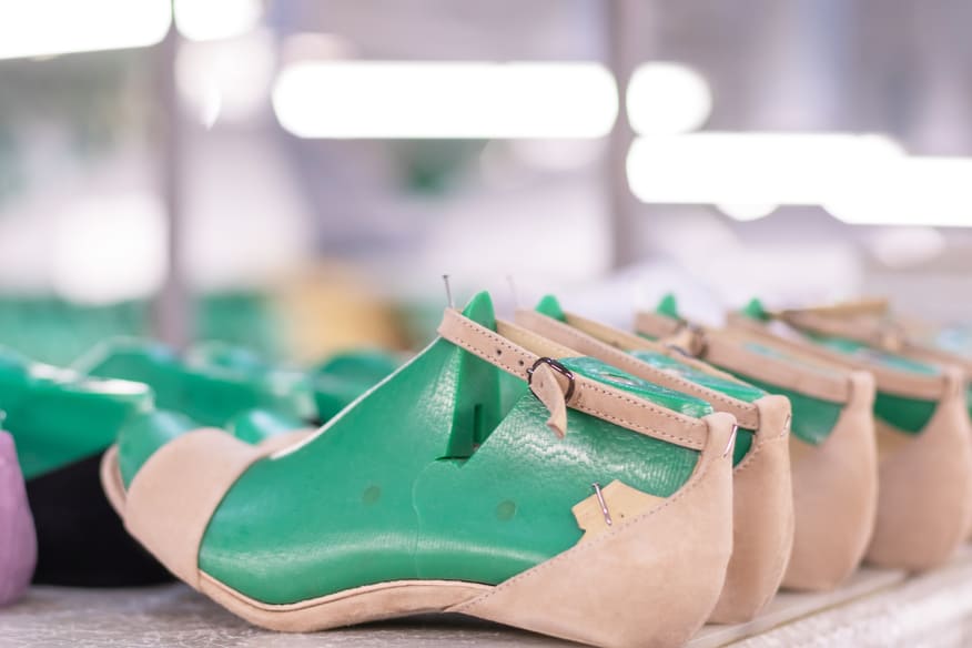 Os materiais sintéticos para a fabricação de calçados
